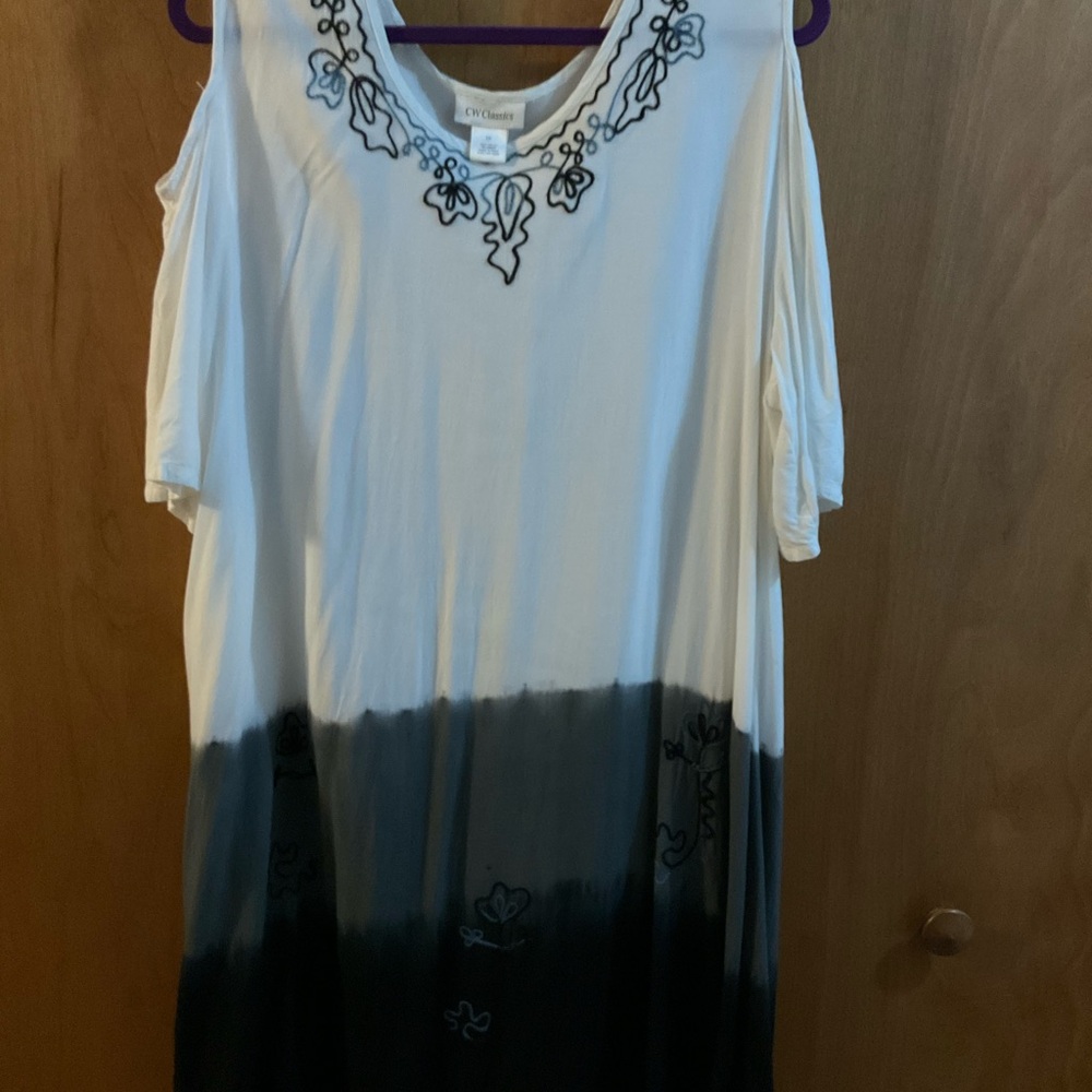 White and Black Ombre Cold-Shoulder Women's dress. Calf length